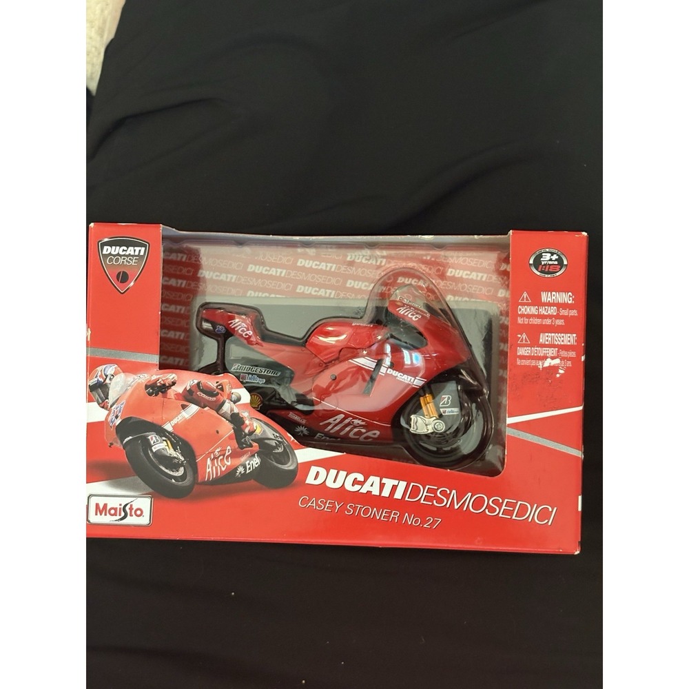 New Ducati Motorcycle Red Diecast 1:18, Casey Stoner #27 Diecast Motorcycle